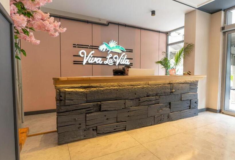 호텔 Viva La Vita