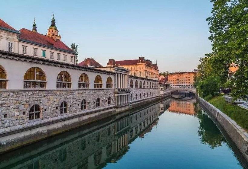 هتل Zlata Ladjica Boutique