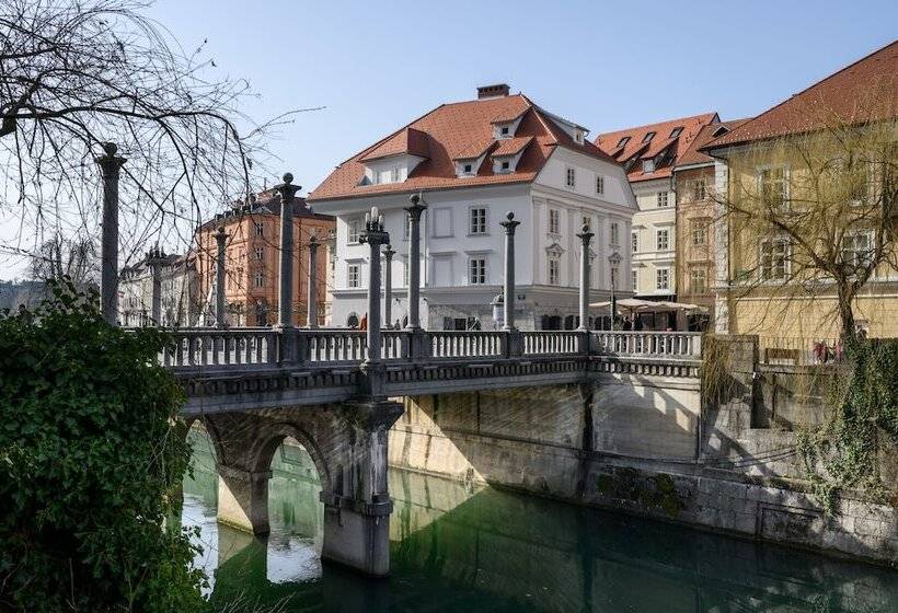 هتل Zlata Ladjica Boutique