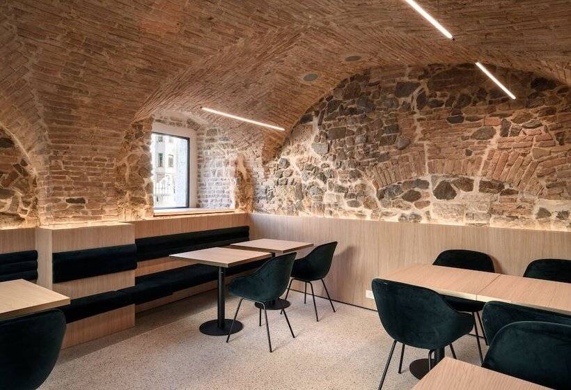 هتل Zlata Ladjica Boutique