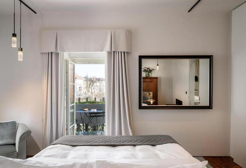 هتل Zlata Ladjica Boutique