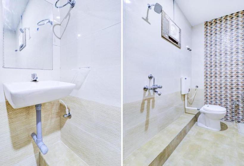 Oyo 74366 Hotel Rudra