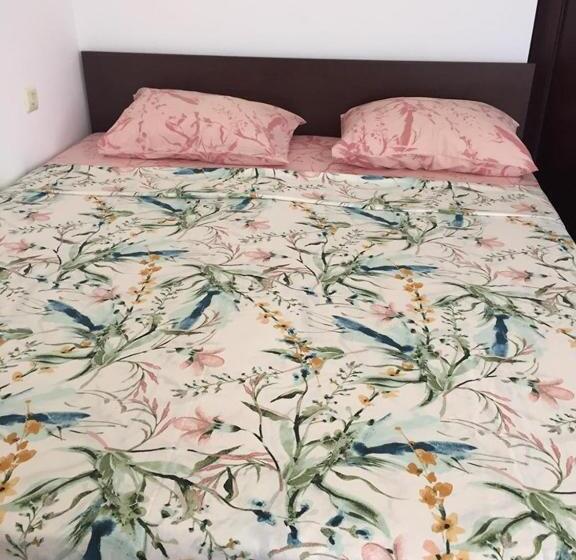 膳宿费 къща за гости ели