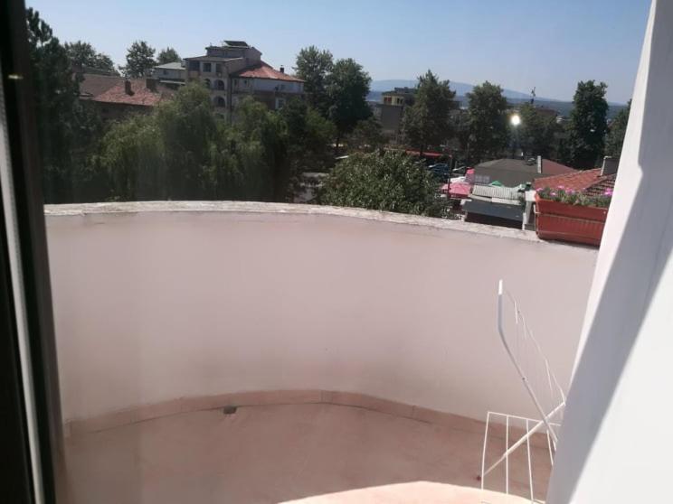 膳宿费 къща за гости ели