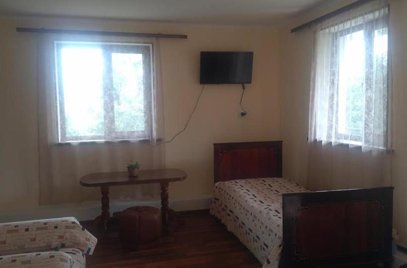 بنسيون Amoj B&b And Guest House