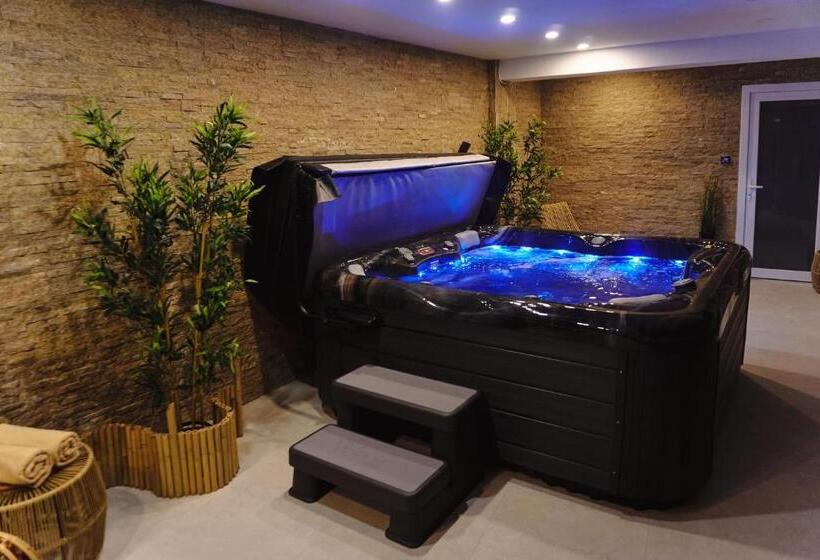 펜션 Casa Lacul Doamnei