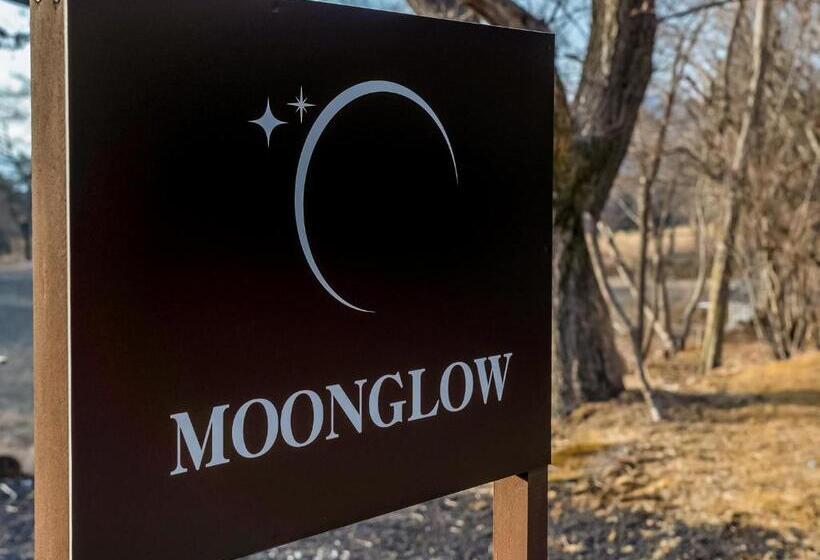 بنسيون Moon Glow