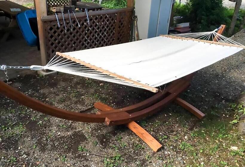 بنسيون Moon Glow