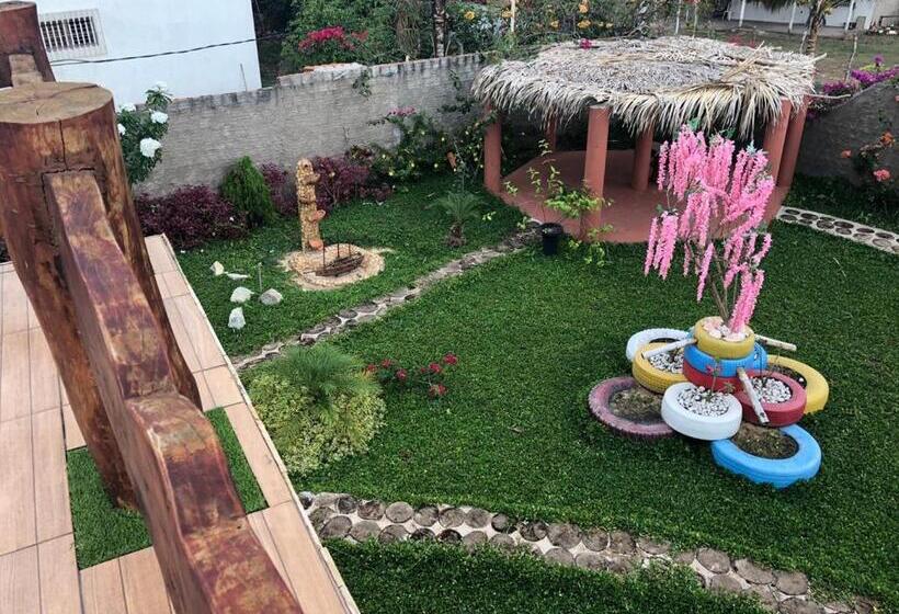 ペンション Paraiso Dos Reis