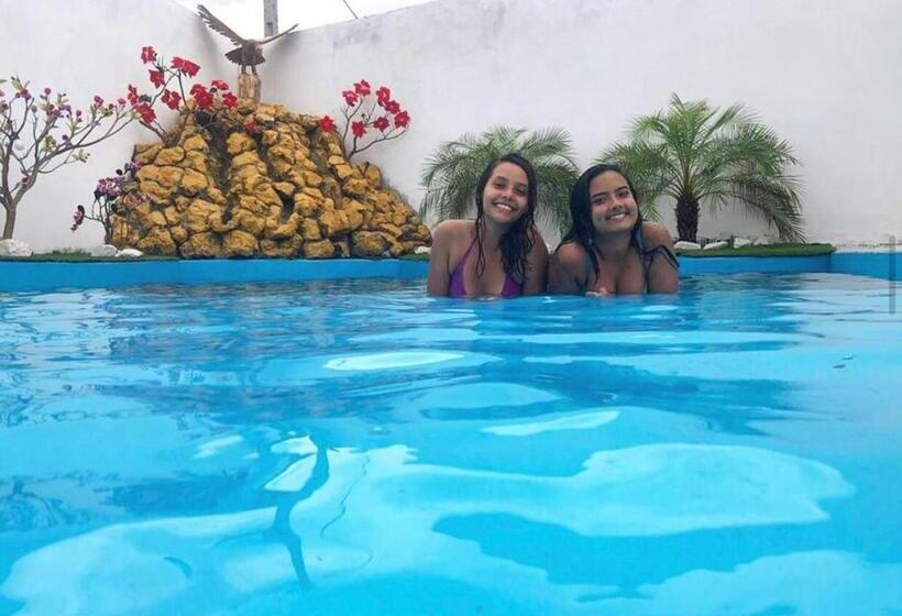 ペンション Paraiso Dos Reis