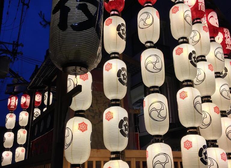 پانسیون 六根ゲストハウス Rokkon Guest House