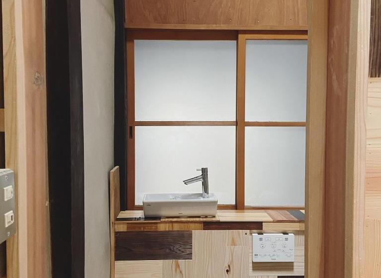 پانسیون 六根ゲストハウス Rokkon Guest House