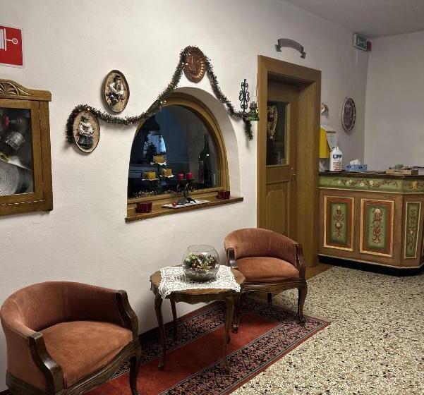 פנסיון Roter Adler