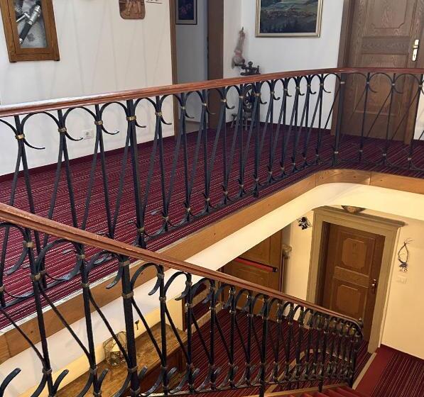 פנסיון Roter Adler