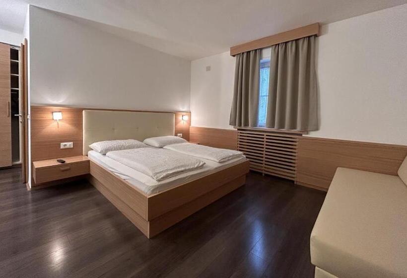 פנסיון Roter Adler