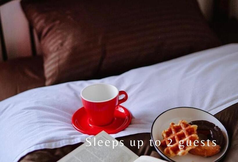 הוסטל 石と鉄 House Of Stone And Iron