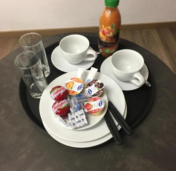 ベッドアンドブレックファースト Business Apartments Reichenburg