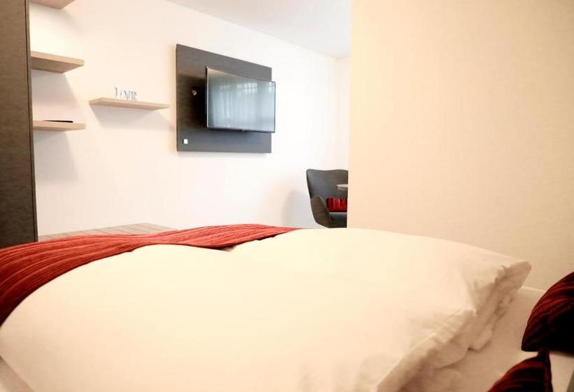 ベッドアンドブレックファースト Business Apartments Reichenburg