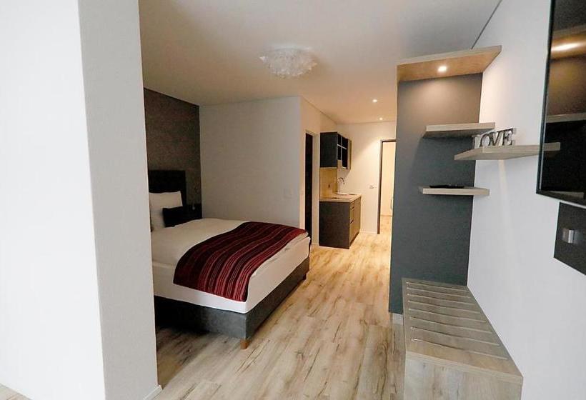 ベッドアンドブレックファースト Business Apartments Reichenburg