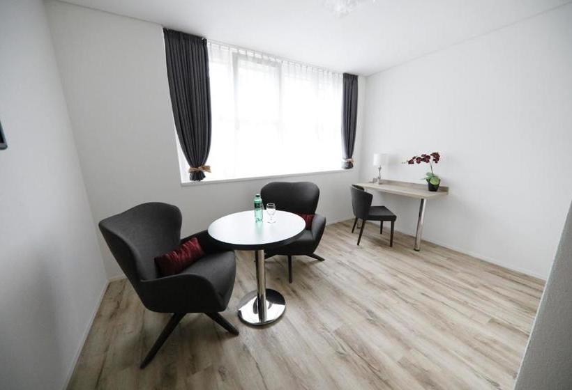 ベッドアンドブレックファースト Business Apartments Reichenburg