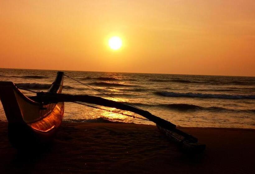 مبيت وإفطار Thoduwawa Beach Villa