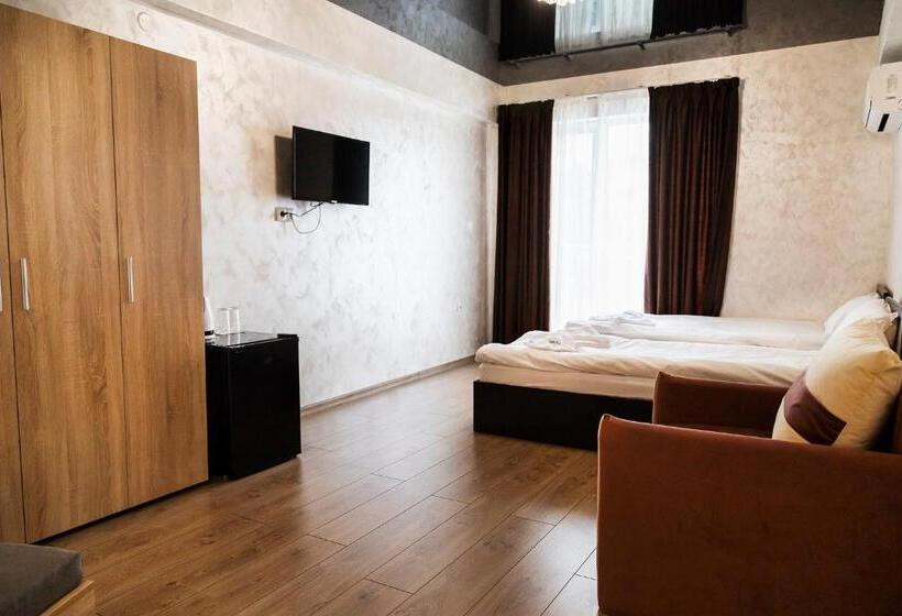 Family Hotel   City Hotel Yambol