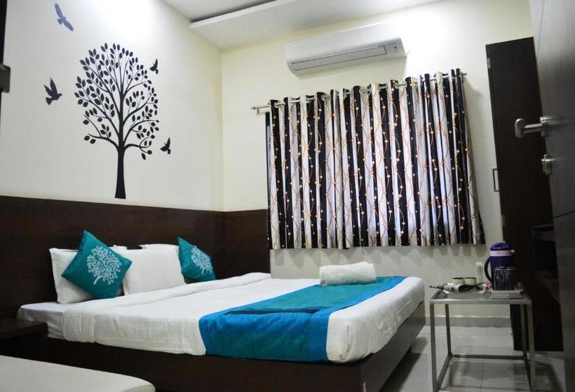 فندق Anroute Stay  Near Mahakal Temple