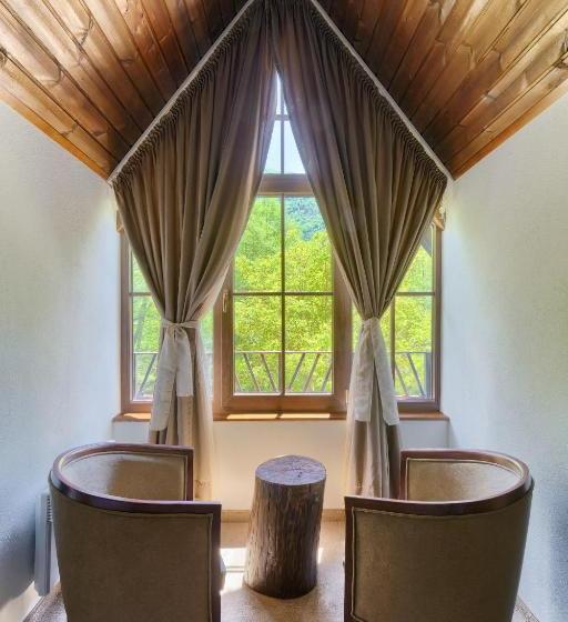 Отель Apostolite