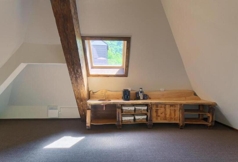 Отель Apostolite