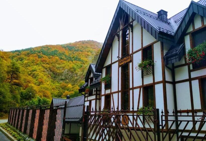 Отель Apostolite