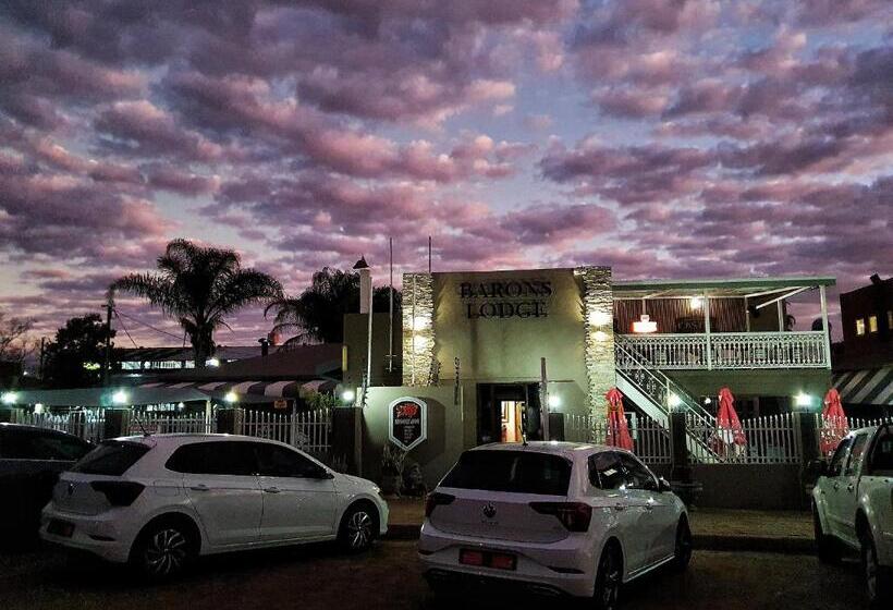 酒店 Barons Galley & Lodge