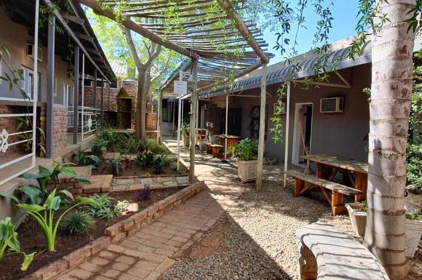 酒店 Barons Galley & Lodge