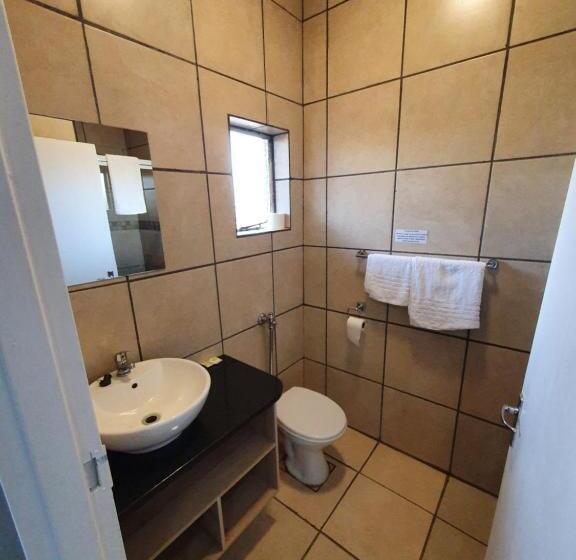 酒店 Barons Galley & Lodge