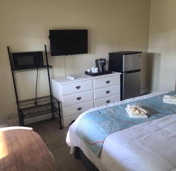 فندق Lake Shore Farm Inn