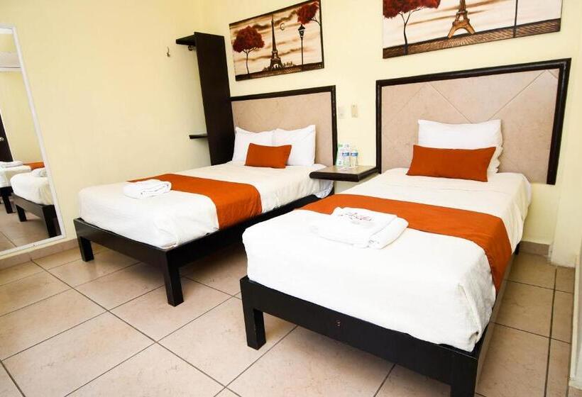 فندق Los Faroles