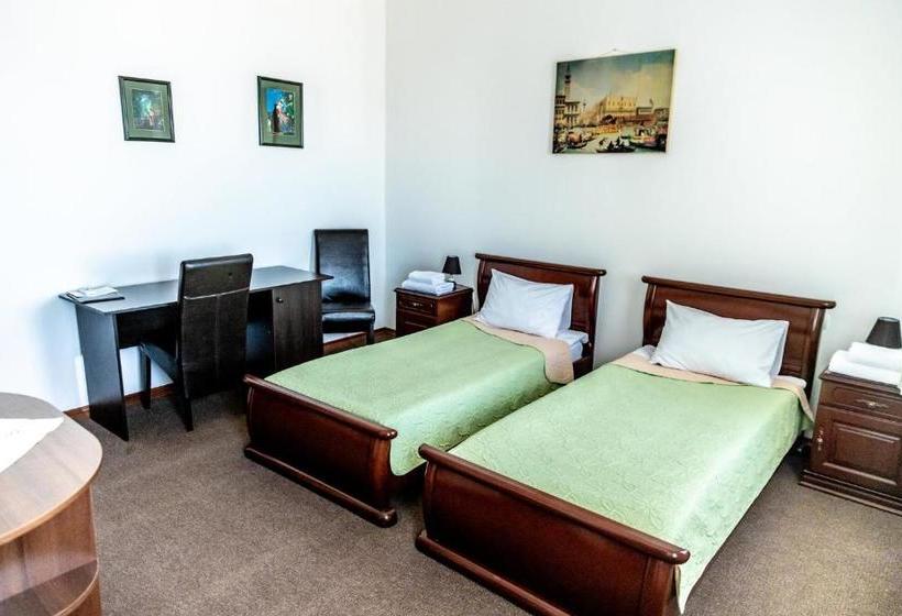 בית מלון כפרי Lubych