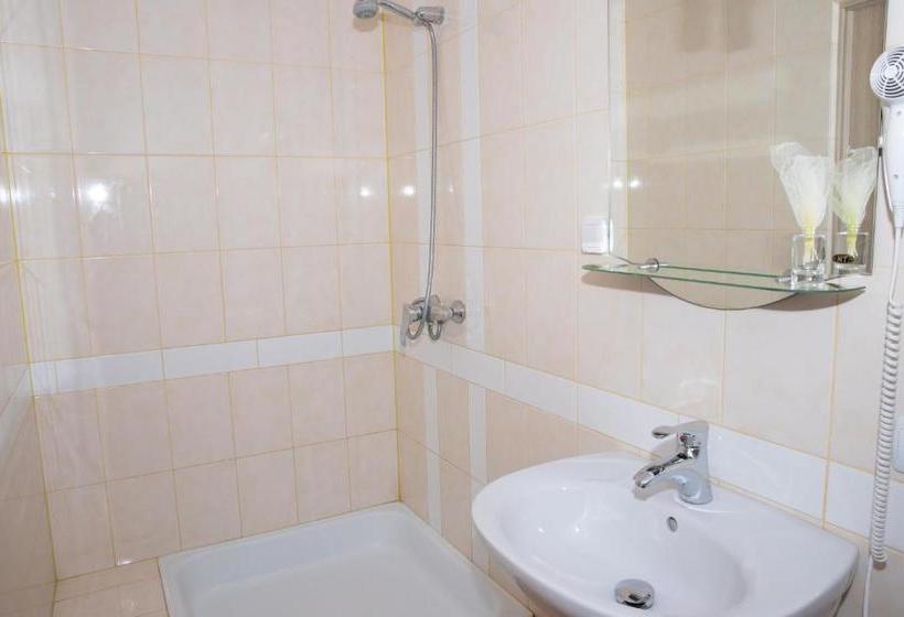 בית מלון כפרי Lubych