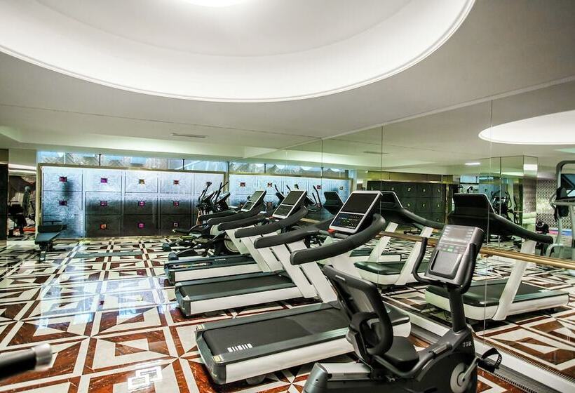 هتل Mariana Trench