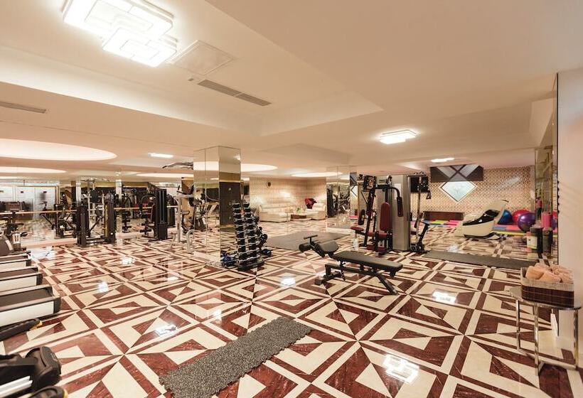 هتل Mariana Trench