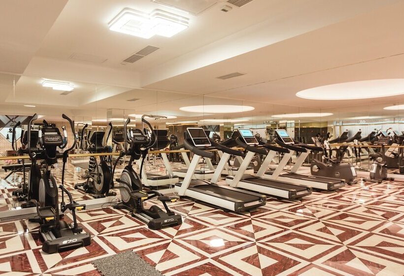 هتل Mariana Trench