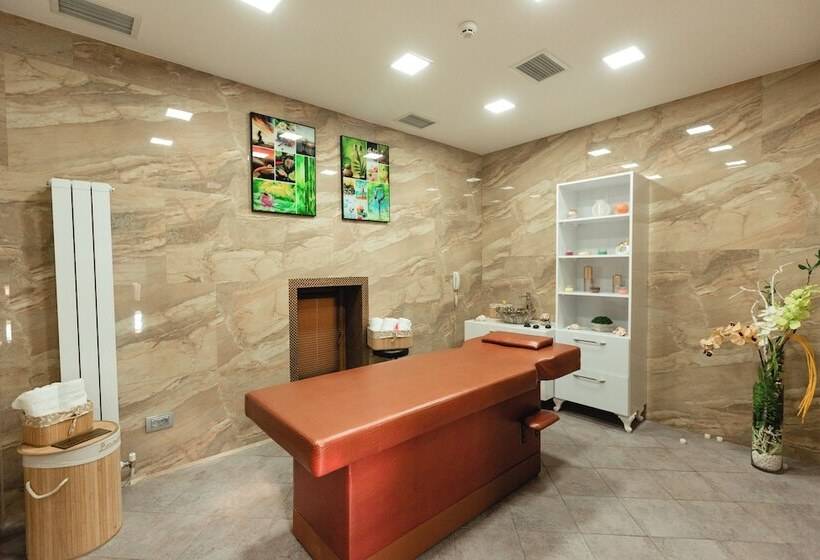 هتل Mariana Trench