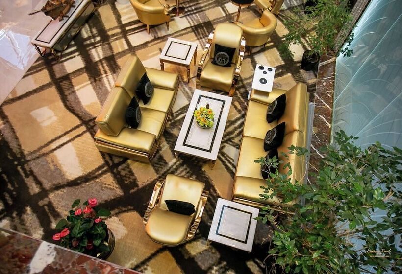 هتل Mariana Trench