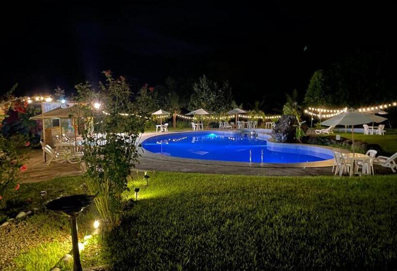 هتل Mercedes Lodge