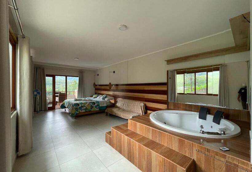 هتل Mercedes Lodge