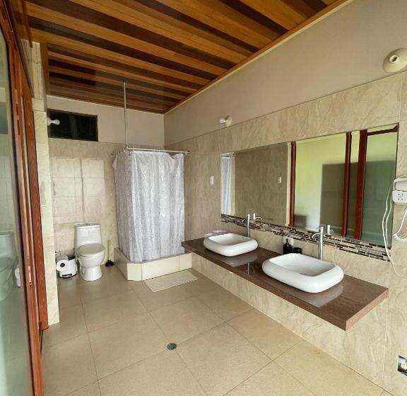 هتل Mercedes Lodge