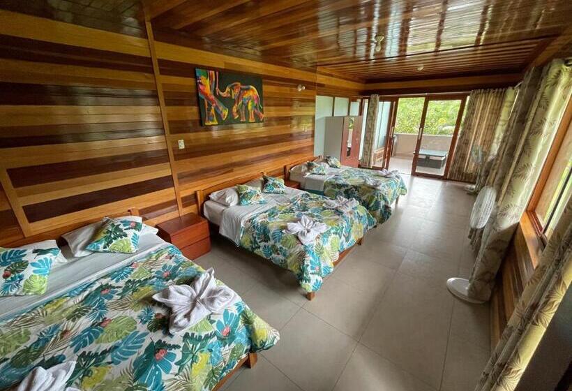 هتل Mercedes Lodge