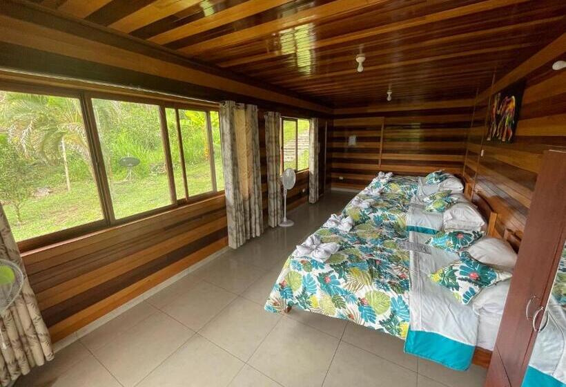 هتل Mercedes Lodge