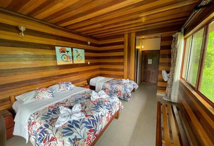 هتل Mercedes Lodge