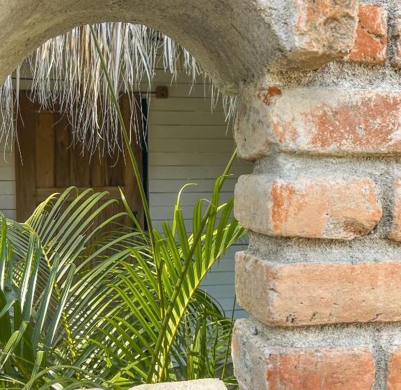 فندق Monoloko Lodge Popoyo