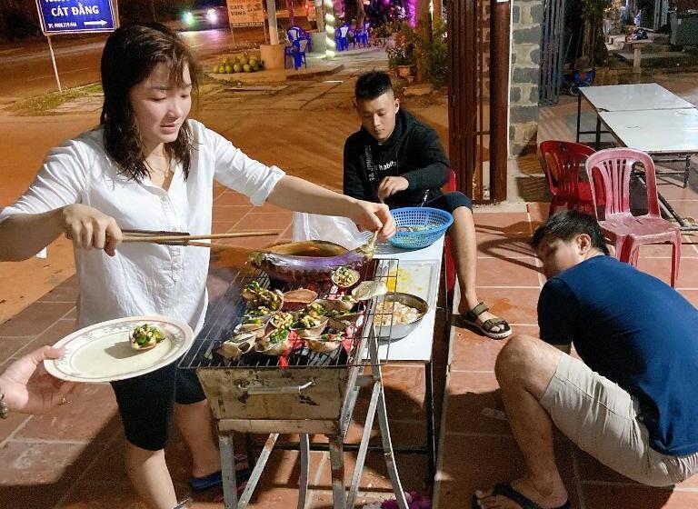 هتل Nhà Nghỉ Cát Đằng Hồ Tràm